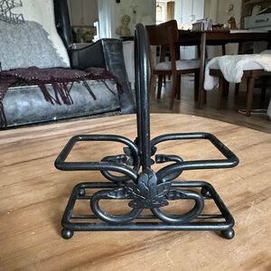 Longaberger wrought iron S&P holder